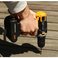 Дрель-шуруповерт Deko DKCD20FU-Li SET 195 063-4135 (с 2-мя АКБ, кейс, набор оснастки) - Превью изображения №9 — Интернет-магазин ПроЗаказ