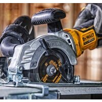 Дисковая (циркулярная) пила DeWalt DCS571N-XJ (без АКБ) - Превью изображения №7 — Интернет-магазин ПроЗаказ