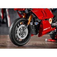 Конструктор LEGO Technic 42107 Ducati Panigale V4 R - Превью изображения №11 — Интернет-магазин ПроЗаказ