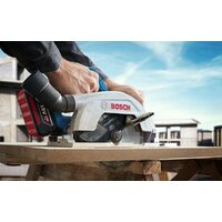 Дисковая (циркулярная) пила Bosch GKS 185-LI Professional 06016C1223 (с 1-м АКБ) - Превью изображения №11 — Интернет-магазин ПроЗаказ
