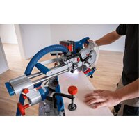 Торцовочная пила Bosch GCM 18V-216 D 0601B51000 (без АКБ) - Превью изображения №5 — Интернет-магазин ПроЗаказ