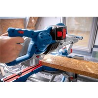Торцовочная пила Bosch GCM 18V-216 D 0601B51000 (без АКБ) - Превью изображения №4 — Интернет-магазин ПроЗаказ