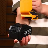 Аккумулятор Deko UNV5.0 CORE 082-1014 (20В/5 Ач) - Превью изображения №7 — Интернет-магазин ПроЗаказ