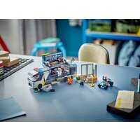 Конструктор LEGO City 60418 Полицейский мобильный грузовик для криминальной лаборатории - Превью изображения №8 — Интернет-магазин ПроЗаказ