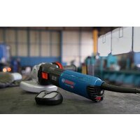Угловая шлифмашина Bosch GWS 17-125 S Professional 06017D0300 - Превью изображения №9 — Интернет-магазин ПроЗаказ