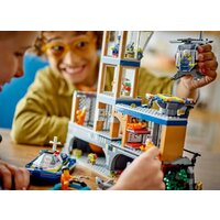 Конструктор LEGO City 60419 Полицейская тюрьма на острове - Превью изображения №10 — Интернет-магазин ПроЗаказ