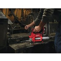 Шприц для смазки Milwaukee M18 GG-0 4933440493 (без АКБ) - Превью изображения №6 — Интернет-магазин ПроЗаказ