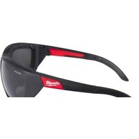 Очки Milwaukee Очки защитные Premium 4932471886 (затемненные) - Превью изображения №2 — Интернет-магазин ПроЗаказ