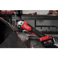 Угловая шлифмашина Milwaukee M18 ONEFSAG 125XPDB-502X Fuel 4933478435 (с 2-мя АКБ) - Превью изображения №9 — Интернет-магазин ПроЗаказ