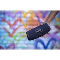 Беспроводная колонка JBL Charge 5 (камуфляж) - Превью изображения №9 — Интернет-магазин ПроЗаказ