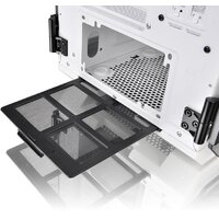 Корпус Thermaltake View 71 Tempered Glass Snow Edition - Превью изображения №23 — Интернет-магазин ПроЗаказ