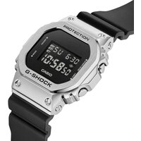Наручные часы Casio G-Shock GM-5600U-1E - Превью изображения №2 — Интернет-магазин ПроЗаказ