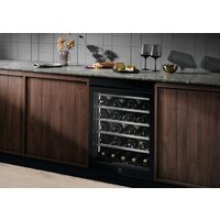 Винный шкаф Electrolux EWUS040B8B - Превью изображения №6 — Интернет-магазин ПроЗаказ