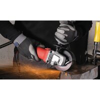 Угловая шлифмашина Milwaukee AG 10-125 EK [4933451220] - Превью изображения №5 — Интернет-магазин ПроЗаказ