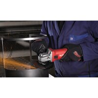 Угловая шлифмашина Milwaukee AG 10-125 EK [4933451220] - Превью изображения №4 — Интернет-магазин ПроЗаказ