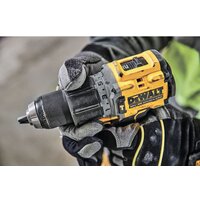 Ударная дрель-шуруповерт DeWalt DCD805P2T (с 2-мя АКБ, кейс) - Превью изображения №3 — Интернет-магазин ПроЗаказ