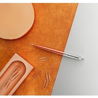 Ручка шариковая Parker Jotter Essential Chelsea Orange CT 1953189 - Превью изображения №3 — Интернет-магазин ПроЗаказ