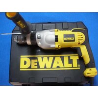 Ударная дрель DeWalt DWD522KS - Превью изображения №3 — Интернет-магазин ПроЗаказ