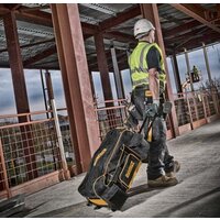 Сумка для инструментов DeWalt Duffle Bag с колесами DWST1-79210 - Превью изображения №7 — Интернет-магазин ПроЗаказ
