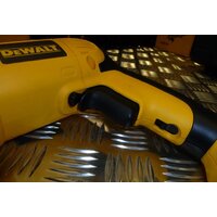Ударная дрель DeWalt DWD524KS - Превью изображения №6 — Интернет-магазин ПроЗаказ