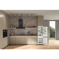 Холодильник Whirlpool WHC18 T333 - Превью изображения №4 — Интернет-магазин ПроЗаказ