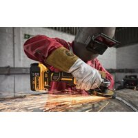 Угловая шлифмашина DeWalt DCG405P3 (с 3-мя АКБ, кейс) - Превью изображения №5 — Интернет-магазин ПроЗаказ