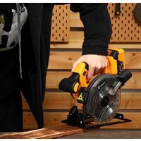 Дисковая (циркулярная) пила Deko DKCS20 063-4024 (с 2-мя АКБ) - Превью изображения №5 — Интернет-магазин ПроЗаказ