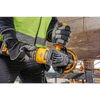 Угловая шлифмашина DeWalt DCG414T2 (с 2-мя АКБ, кейс) - Превью изображения №6 — Интернет-магазин ПроЗаказ