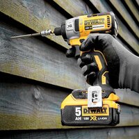  DeWalt DCK422P3 (шуруповерт, винтоверт, перфоратор, болгарка, 3 АКБ, 2 кейка) - Превью изображения №8 — Интернет-магазин ПроЗаказ