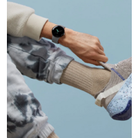 Умные часы Google Pixel Watch (глянцевый серебристый/угольный, спортивный силиконовый ремешок) - Превью изображения №5 — Интернет-магазин ПроЗаказ