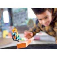 Конструктор LEGO City 60310 Трюковый мотоцикл с цыпленком - Превью изображения №4 — Интернет-магазин ПроЗаказ