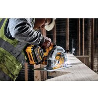 Дисковая (циркулярная) пила DeWalt DCS573NT-XJ (без АКБ, кейс) - Превью изображения №6 — Интернет-магазин ПроЗаказ